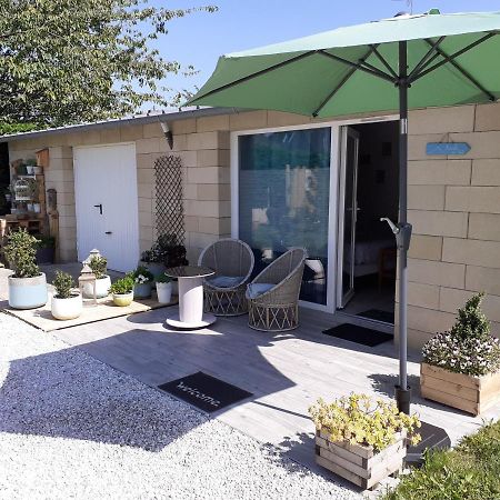 Escale En Baie. Bed & Breakfast Pontaubault Exterior foto