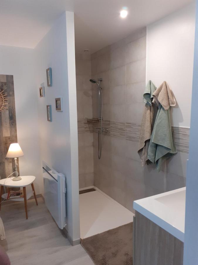 Escale En Baie. Bed & Breakfast Pontaubault Exterior foto